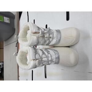 Youth Snow Boots Size 6 White with Silver Glitter Accents